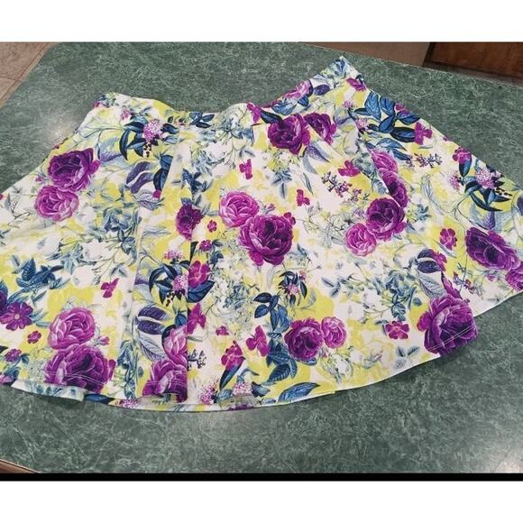 Torrid Plus Size 3 3x Yellow Purple Floral Textured Flowy Circle Skirt Pockets! - Picture 1 of 10